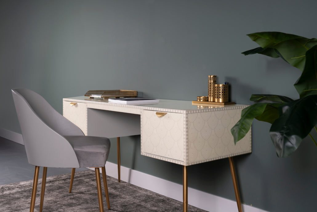Desk tray