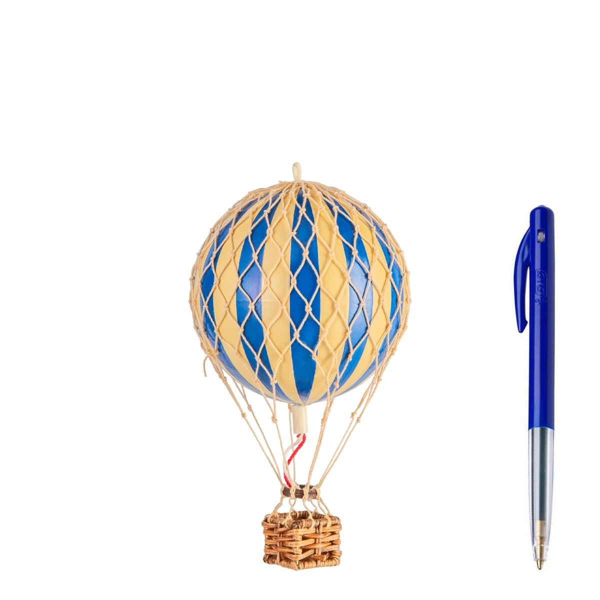 Floating the skies, Blue