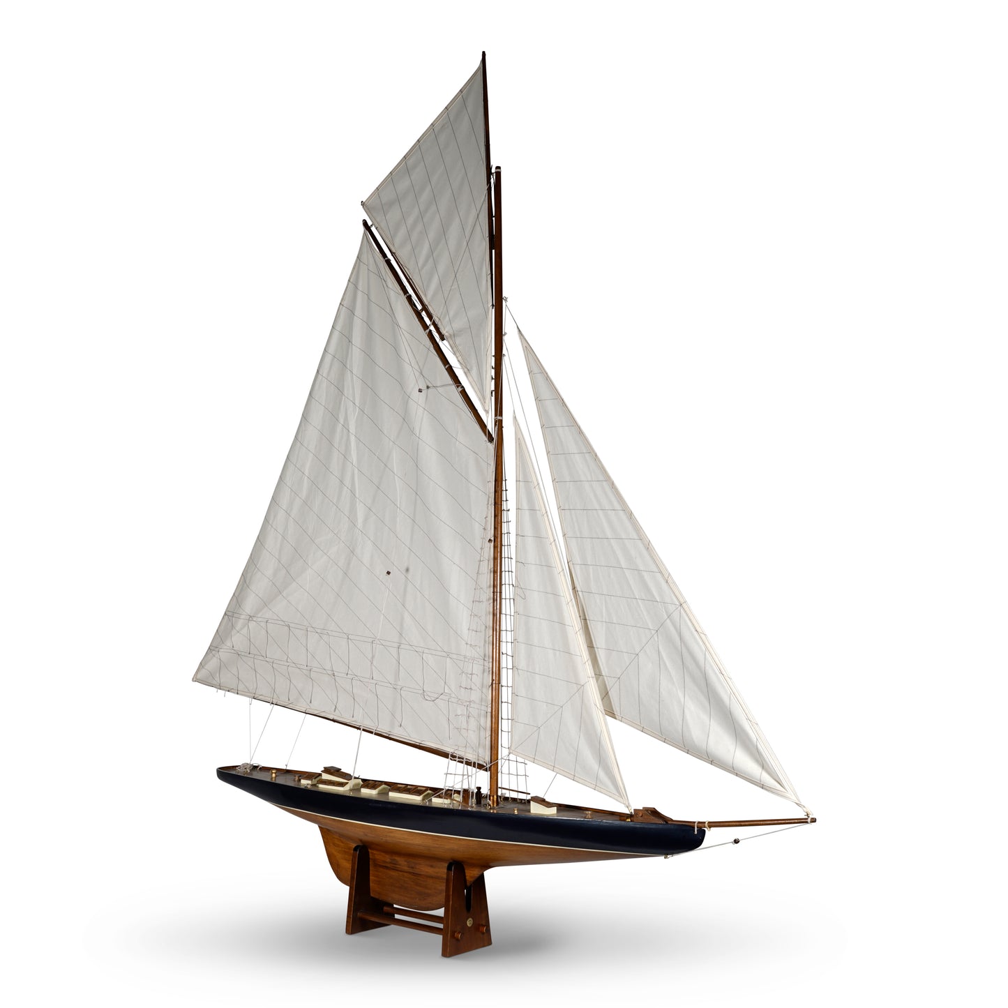 Americas Cup Columbia, Large
