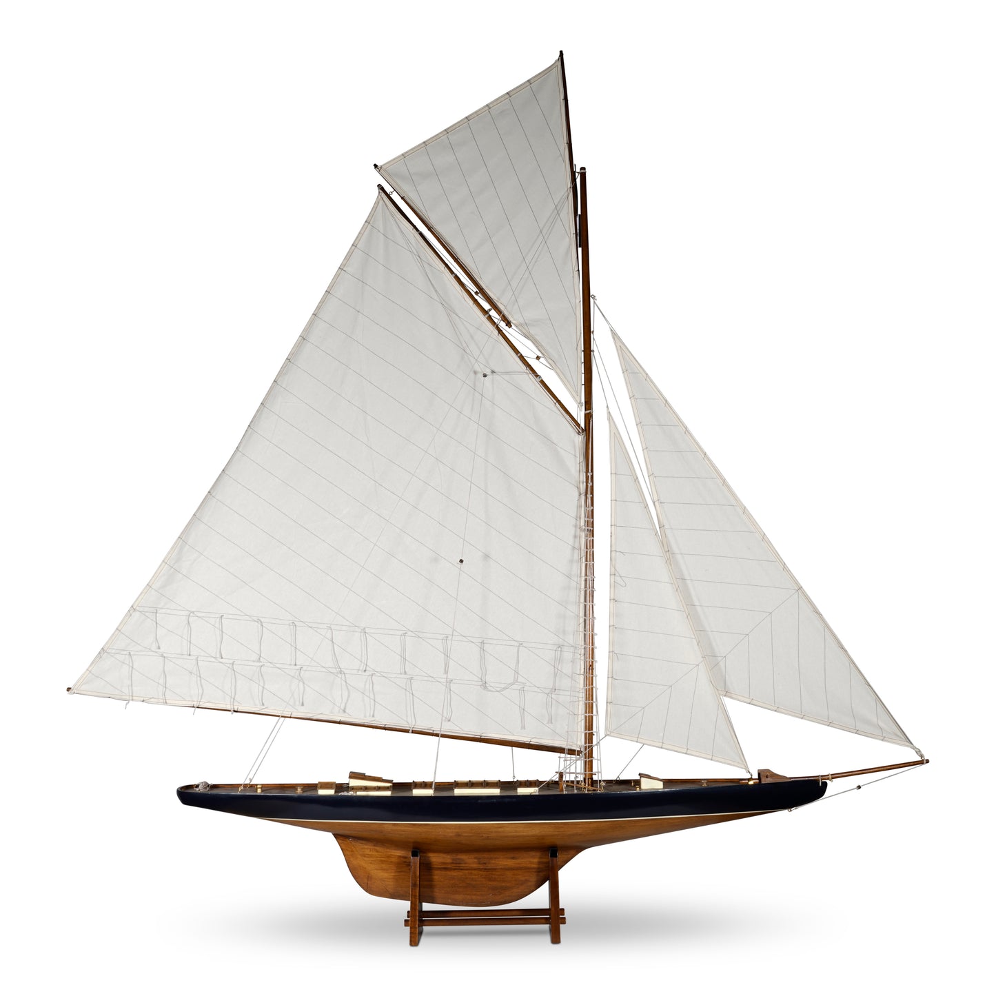 Americas Cup Columbia, Large